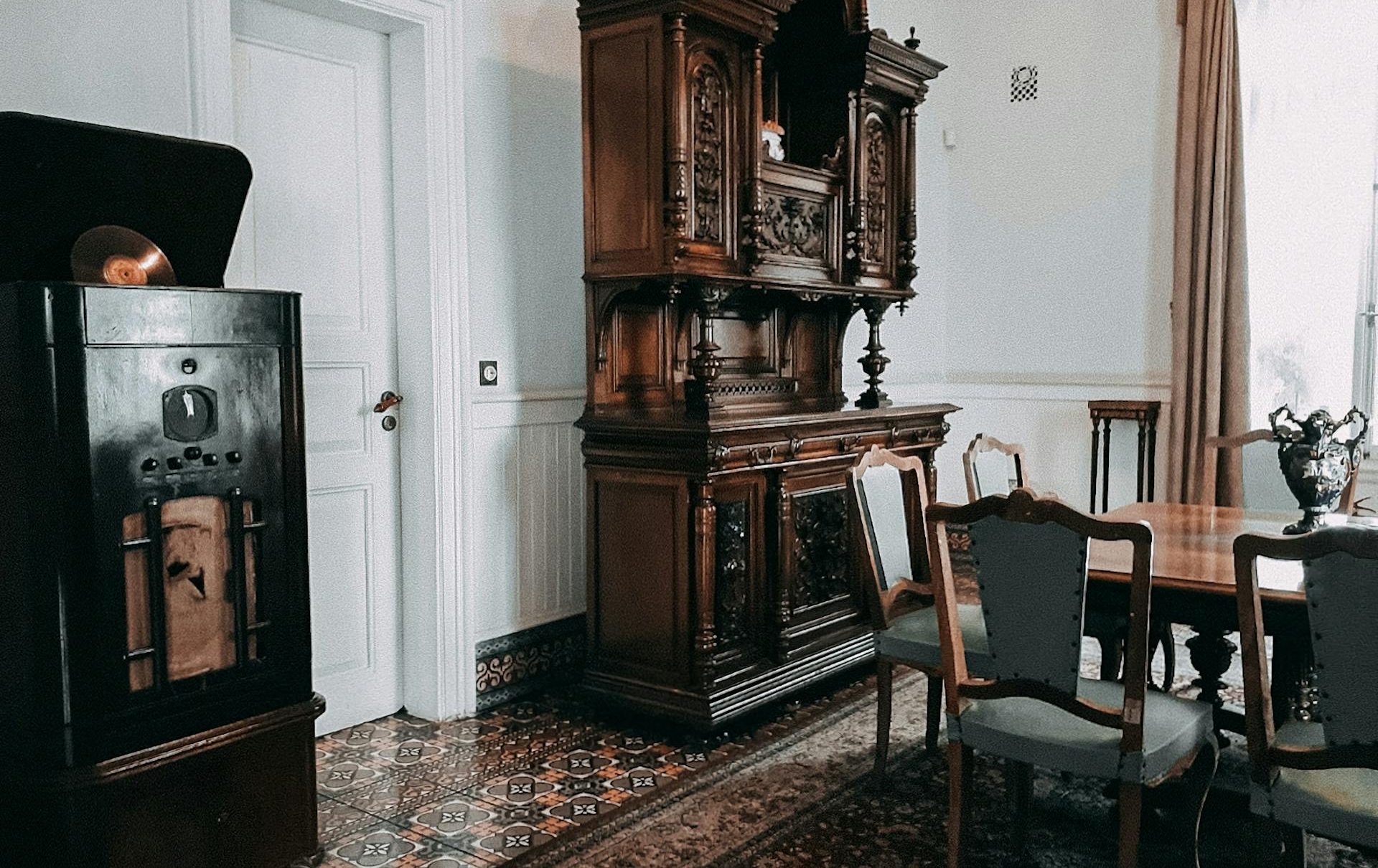 Les magnifiques factures du mobilier vintage de Produit Intérieur Brut…