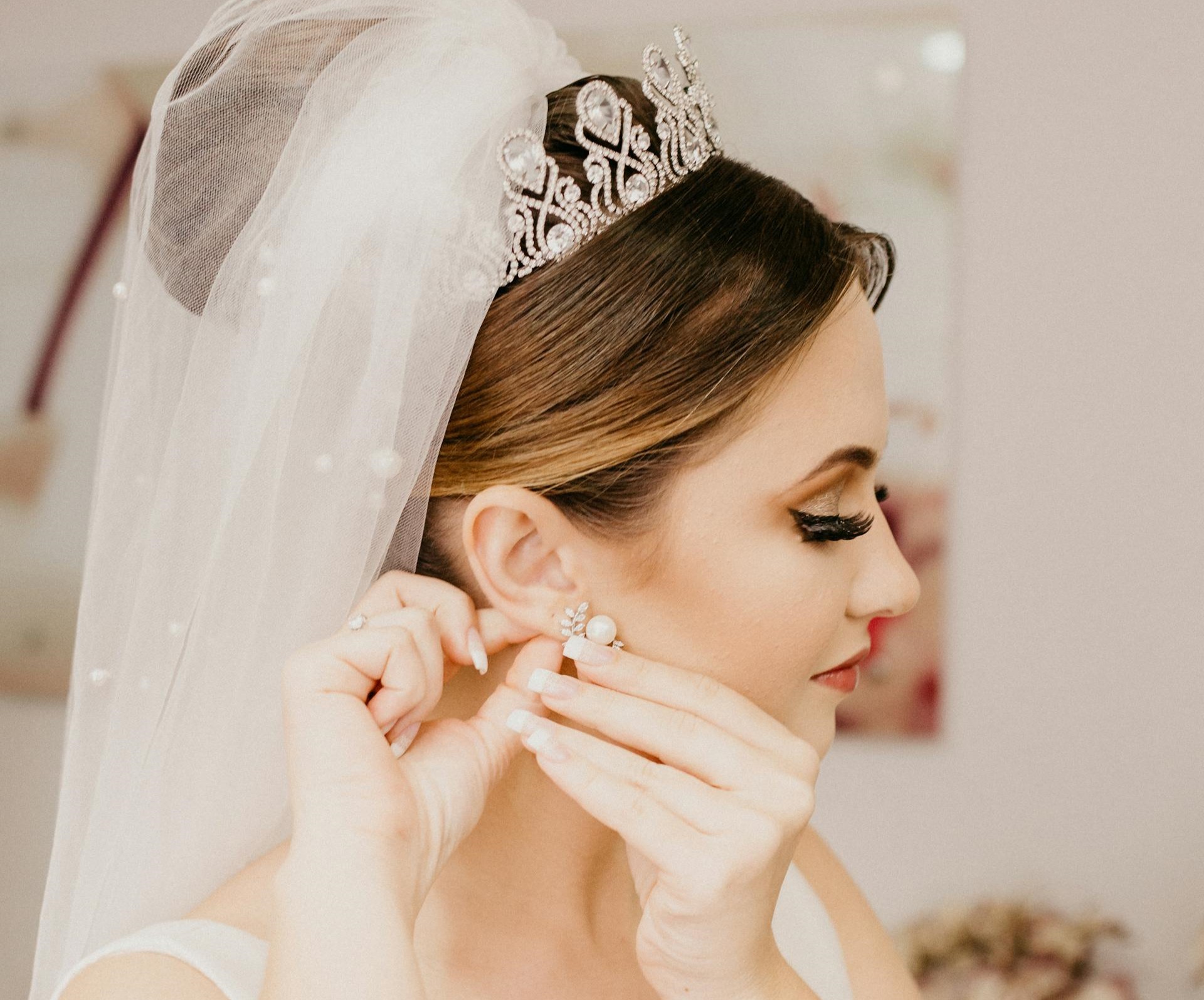 Comment porter un accessoire pour un mariage ?